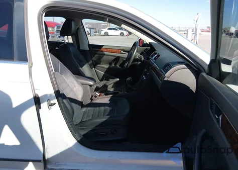 2013 Volkswagen Passat 2.0L Tdi Sel Premium z USA, uszkodzony, nr VIN 1VWCN7A36DC123612